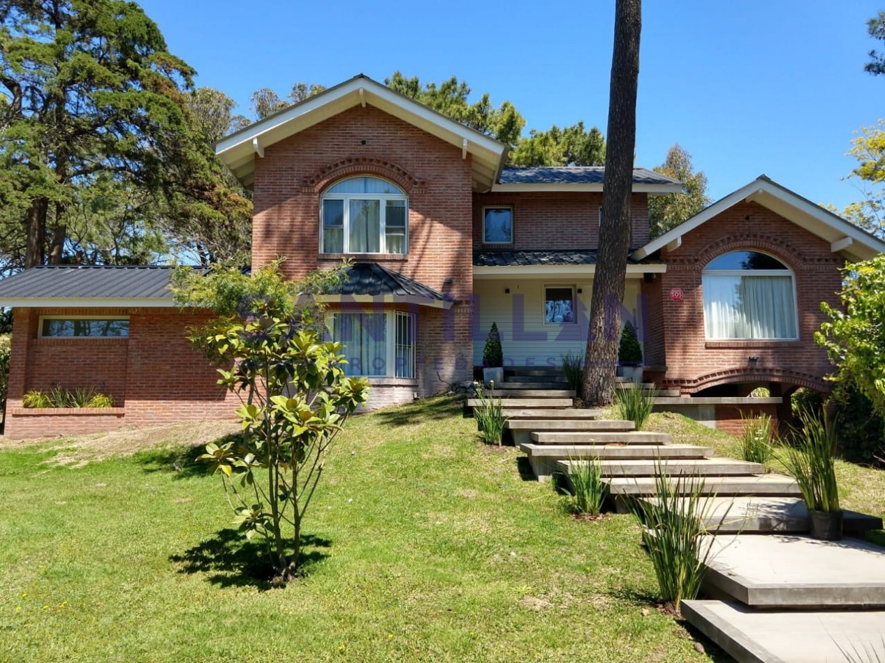 CHALET ESTILO TRADICIONAL CON JACUZZI CLIMATIZADO