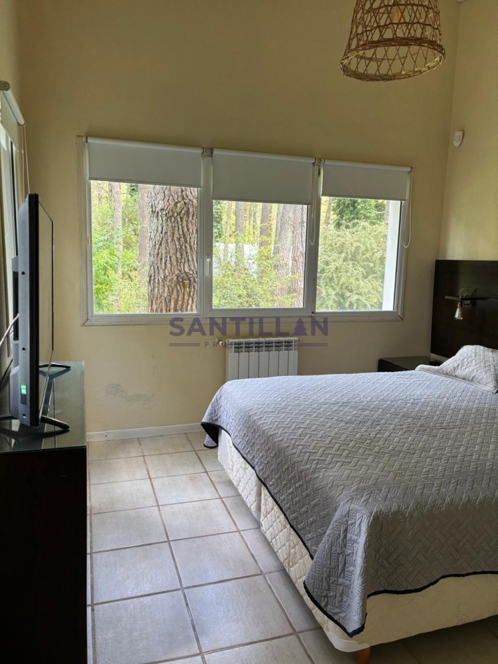 Hermosa y Moderna Propiedad con Piscina Climatizada en Carilo
