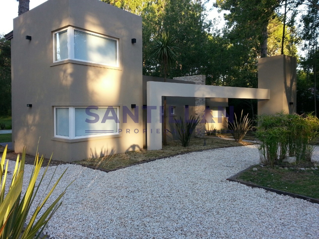 Propiedad con piscina en Carilo