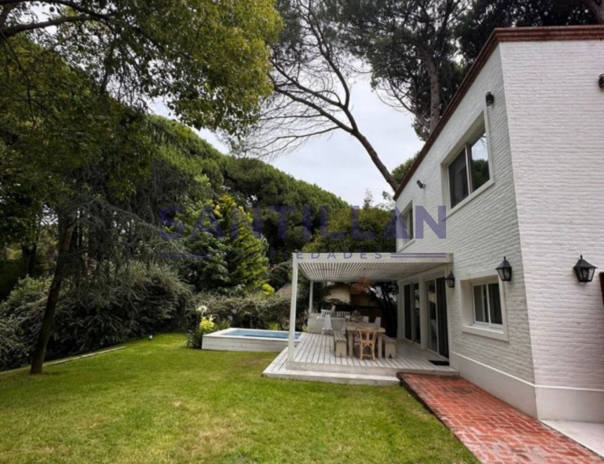 CASA DE HUESPEDES EN ALQUILER CON JACUZZI EN CARILO