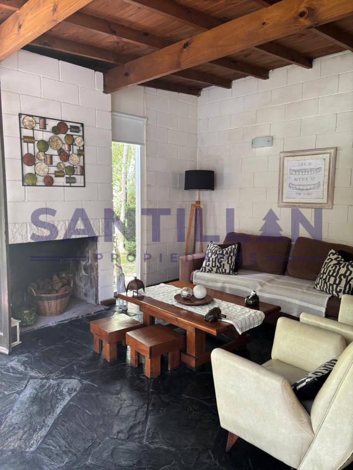 Propiedad con piscina en Carilo