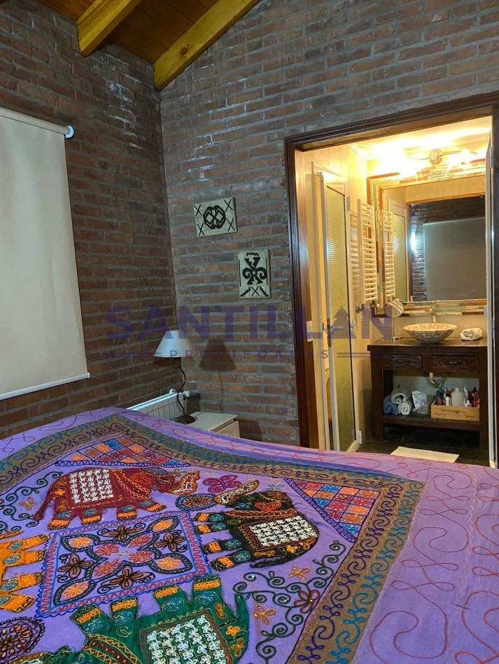 CASA EN ALQUILER  EN EL BOSQUE DE CARILO CON JACUZZI