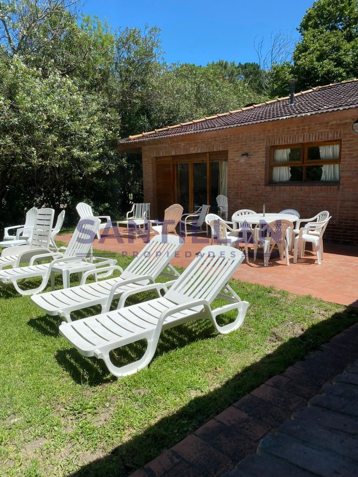 Propiedad de Estilo tradicional con piscina a mts del Mar