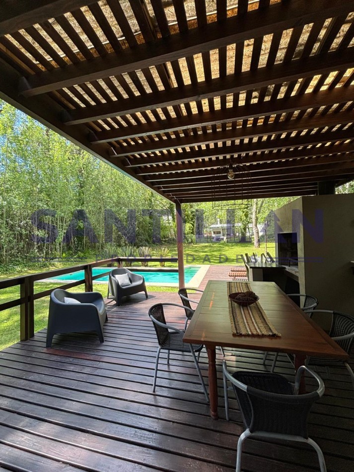 Propiedad con piscina en Carilo