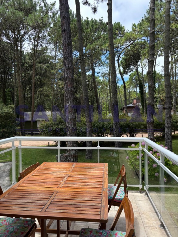 Moderna Propiedad en el bosque de Carilo