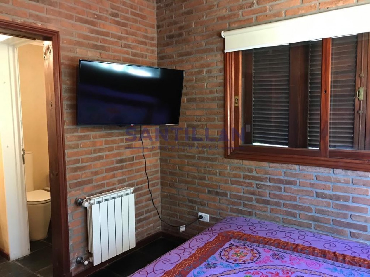 CASA EN ALQUILER  EN EL BOSQUE DE CARILO CON JACUZZI