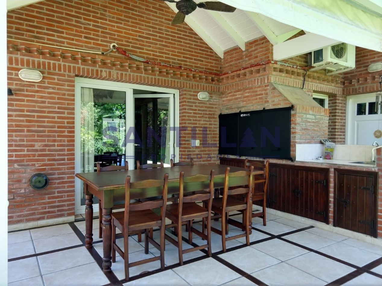 CHALET ESTILO TRADICIONAL CON JACUZZI CLIMATIZADO