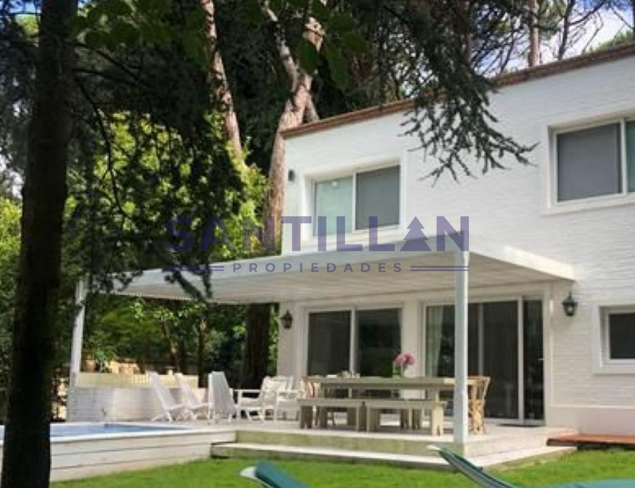 CASA DE HUESPEDES EN ALQUILER CON JACUZZI EN CARILO