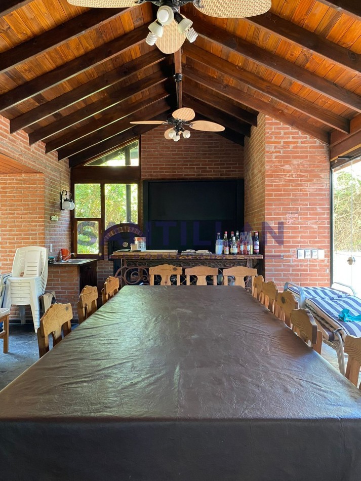 CASA EN ALQUILER  EN EL BOSQUE DE CARILO CON JACUZZI