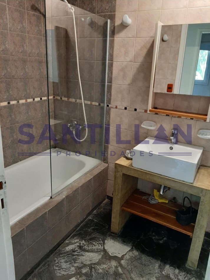 Propiedad con piscina en Carilo