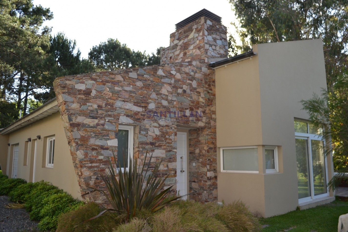 Moderna propiedad en alquiler en Carilo