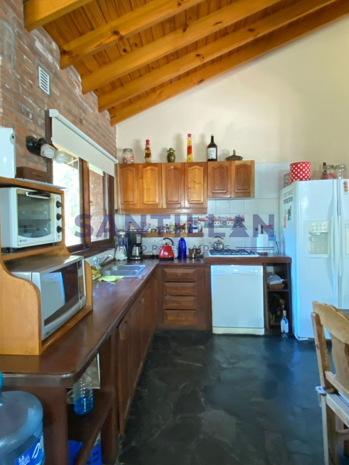 CASA EN ALQUILER  EN EL BOSQUE DE CARILO CON JACUZZI