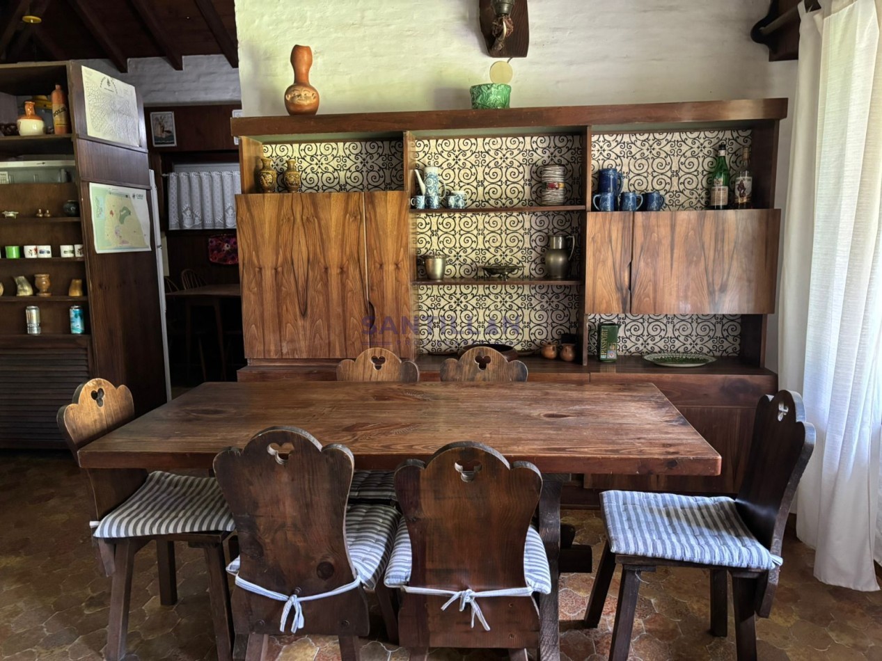 Propiedad De Estilo Tradicional En El Bosque De Carilo