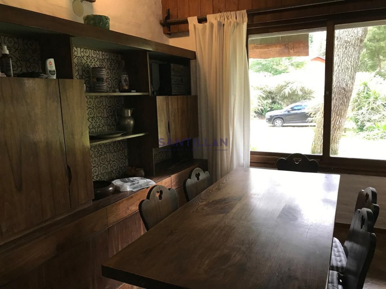 Propiedad De Estilo Tradicional En El Bosque De Carilo