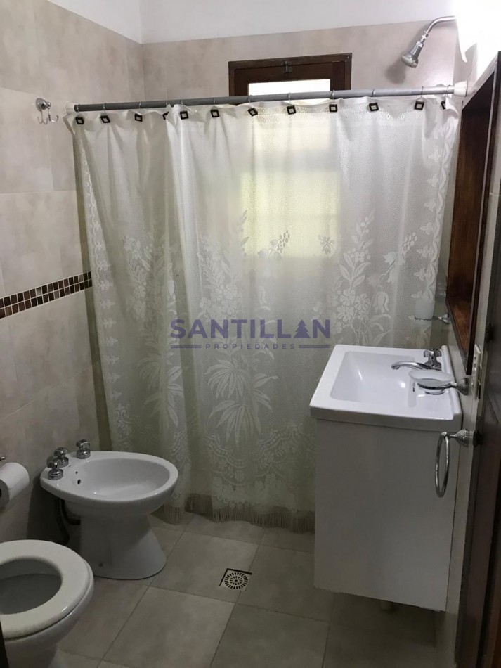 Propiedad De Estilo Tradicional En El Bosque De Carilo