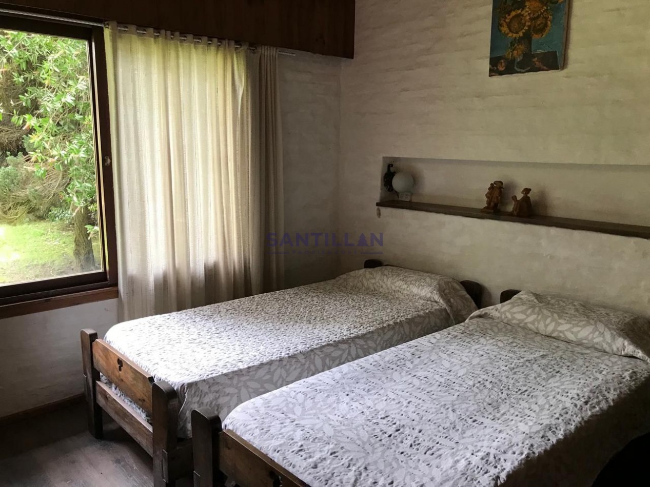 Propiedad De Estilo Tradicional En El Bosque De Carilo