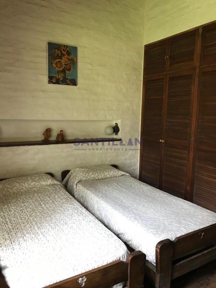 Propiedad De Estilo Tradicional En El Bosque De Carilo