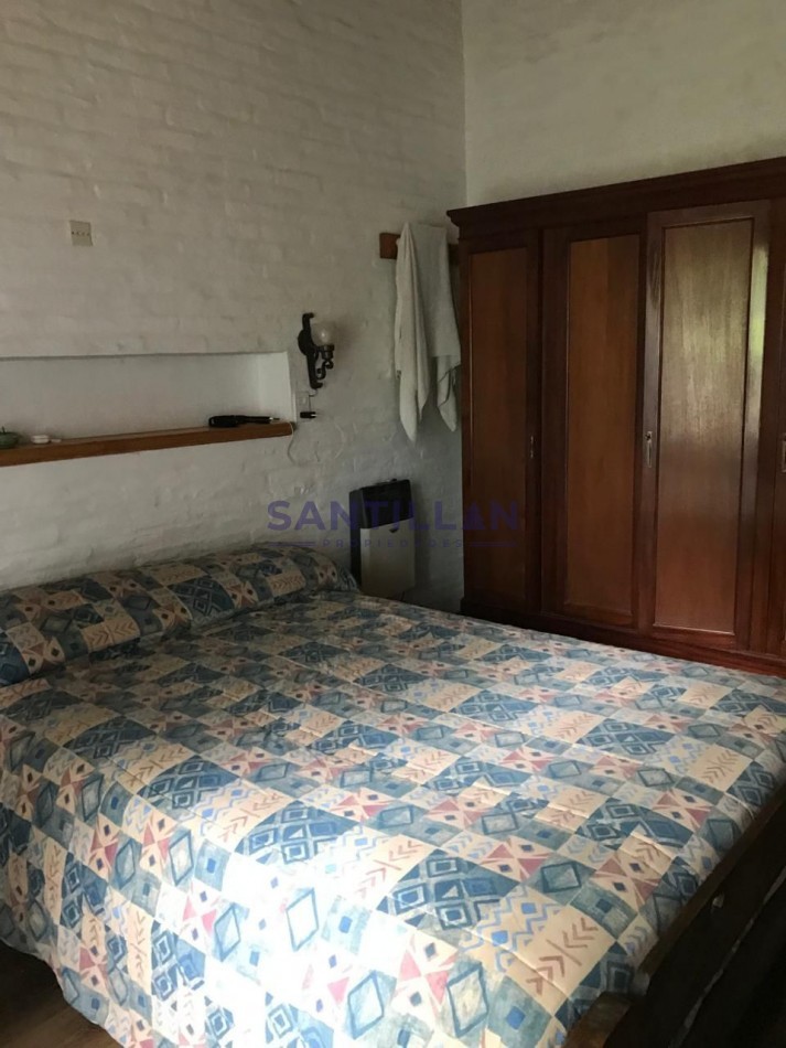 Propiedad De Estilo Tradicional En El Bosque De Carilo