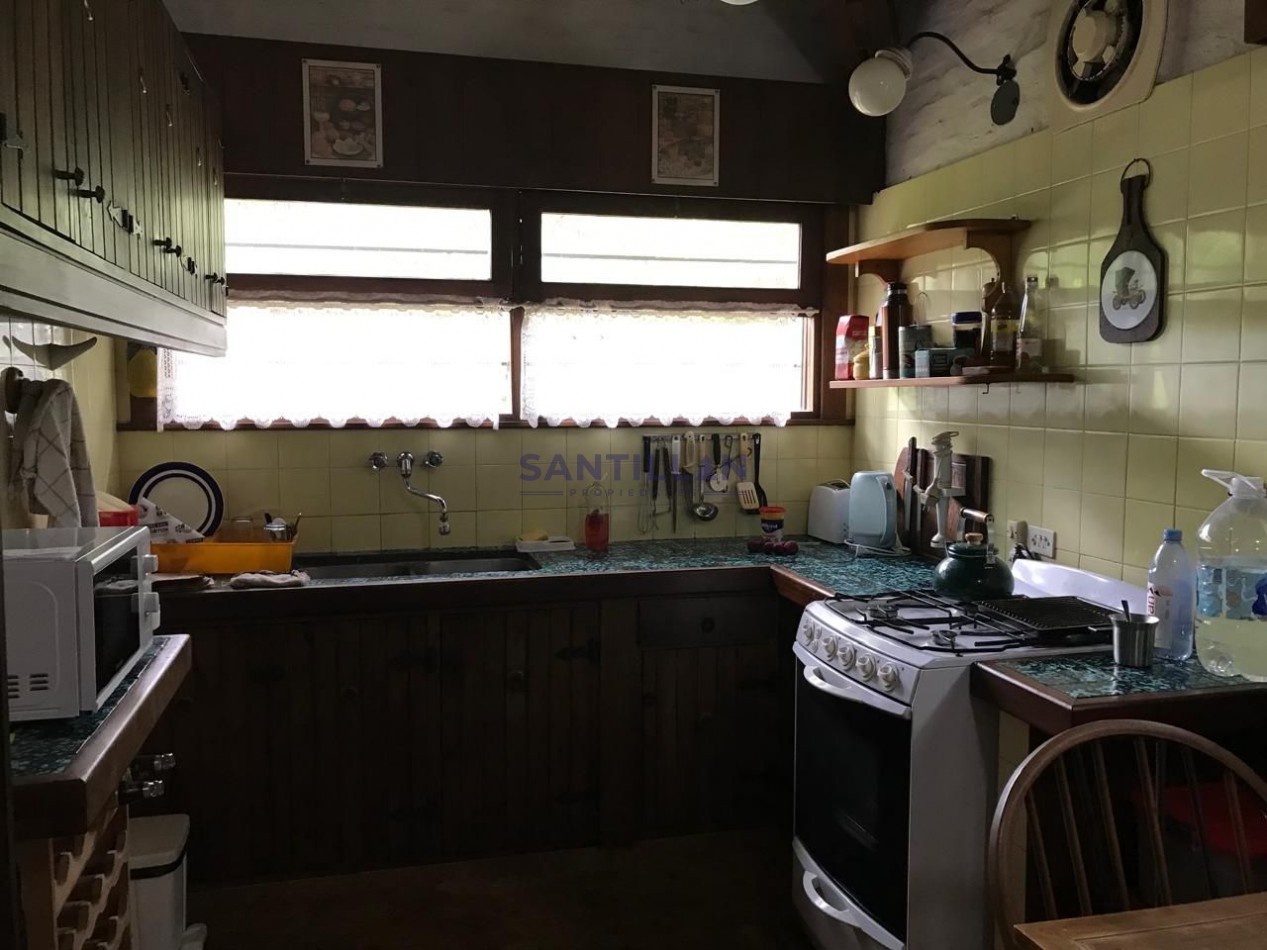 Propiedad De Estilo Tradicional En El Bosque De Carilo