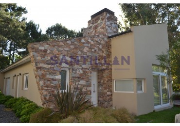 Moderna propiedad en alquiler en Carilo